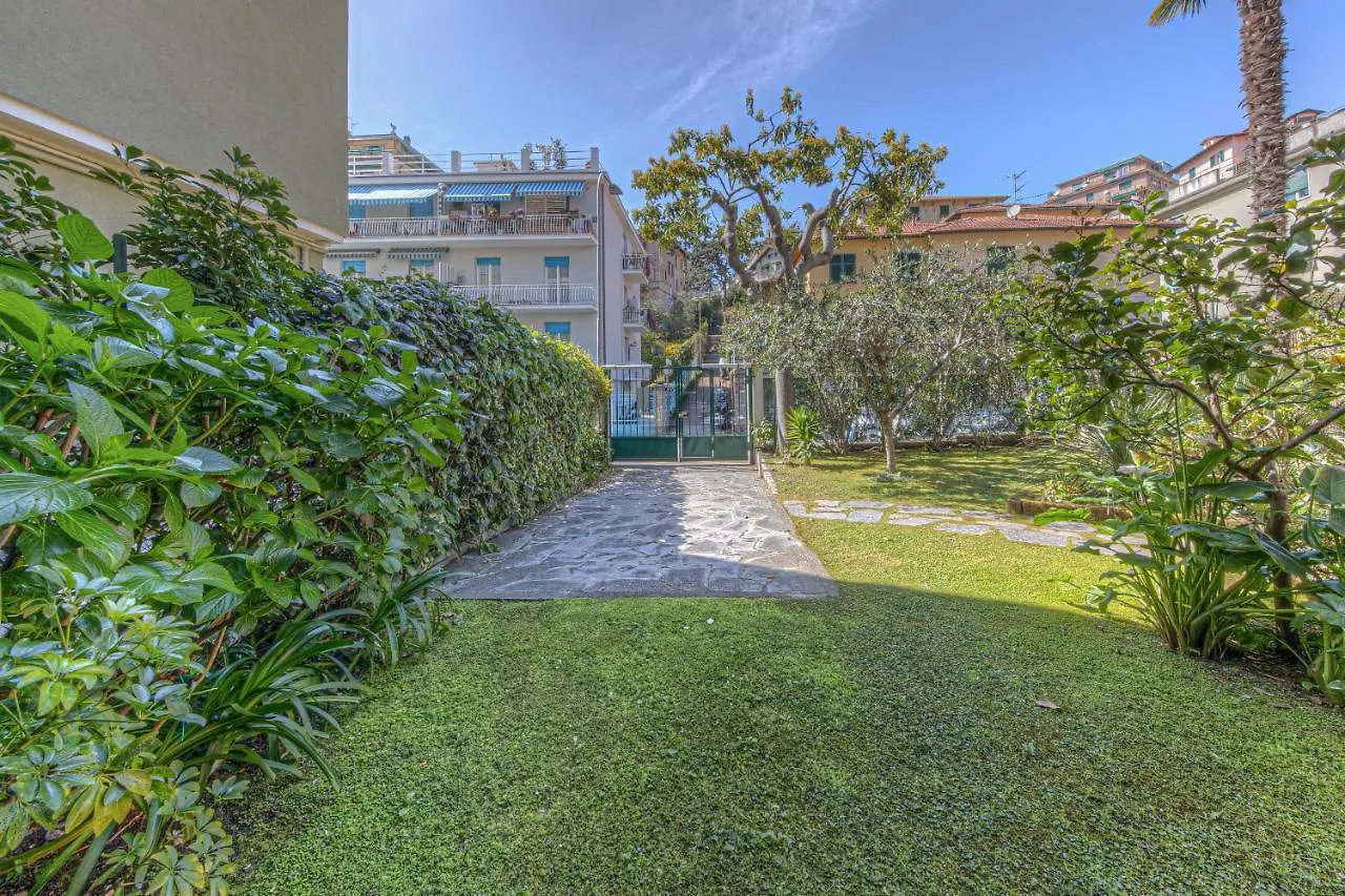 Villa Torretti Centro, Relax E Parcheggio Privato Apartment