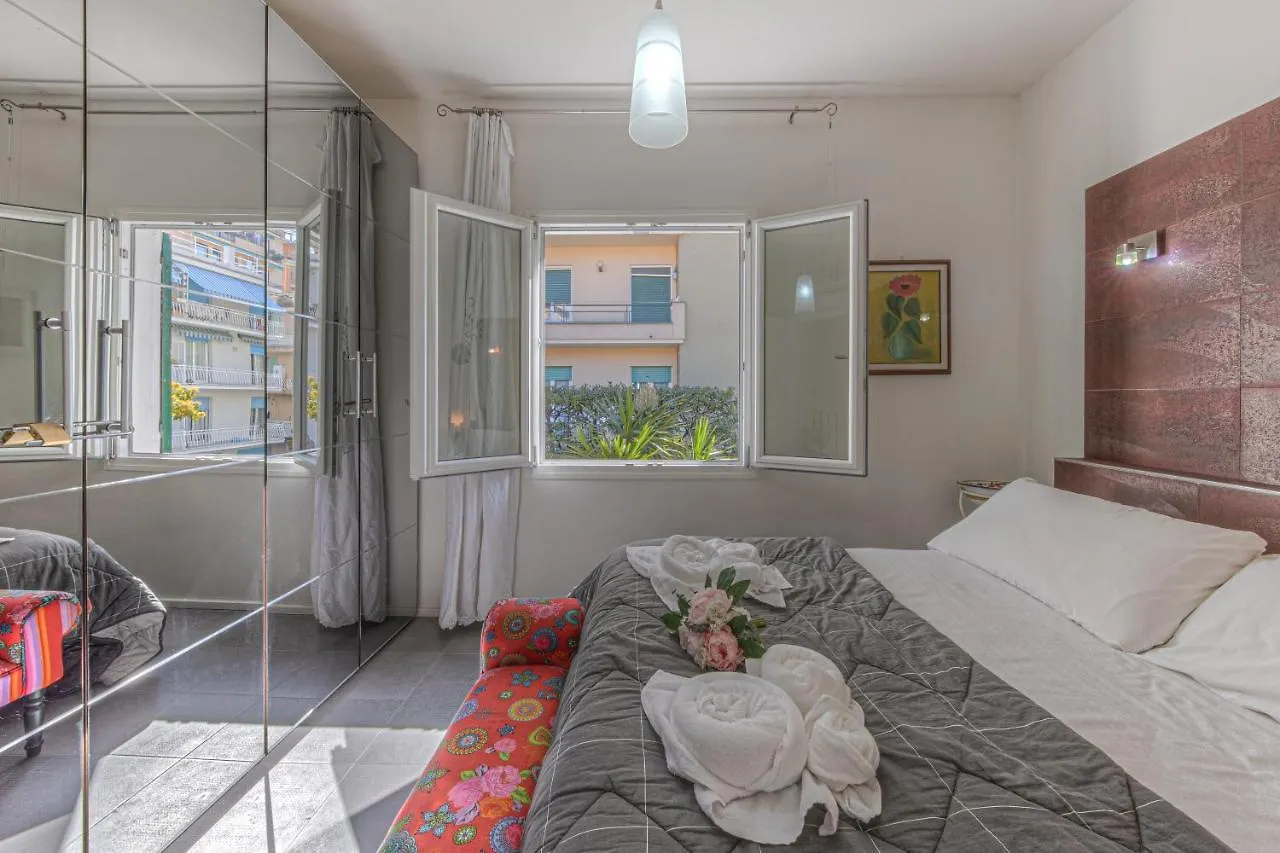 アパート Villa Torretti Centro, Relax E Parcheggio Privato ラッパロ